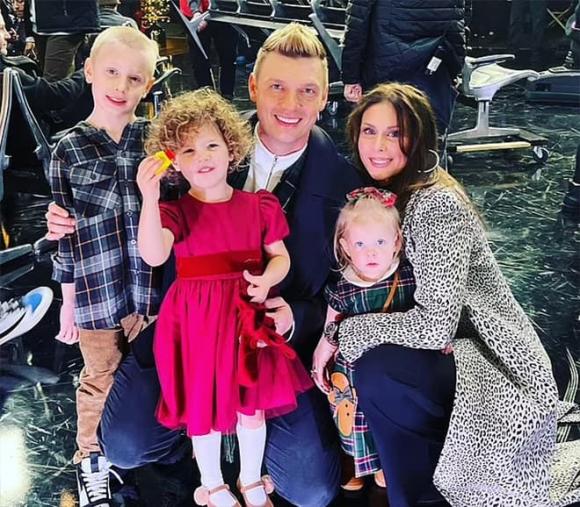 Nick Carter , Nick Carter xuất hiện trên sân khấu sau cáo buộc hiếp dâm, sao Hollywood