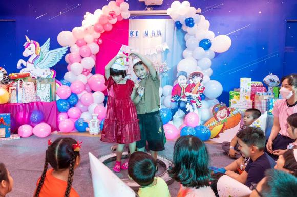 người mẫu Trang Trần, sao Việt