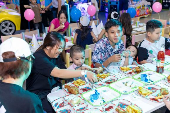 người mẫu Trang Trần, sao Việt
