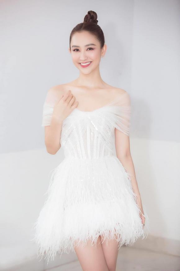 á hậu Hà Thu, sao Việt