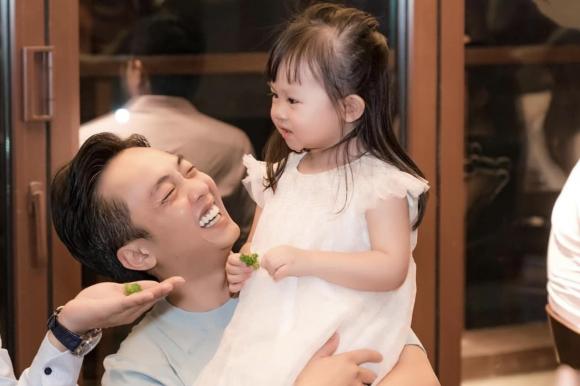 doanh nhân cường đô la,nữ ca sĩ đàm thu trang,sao Việt