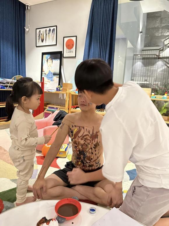 doanh nhân cường đô la,nữ ca sĩ đàm thu trang,sao Việt