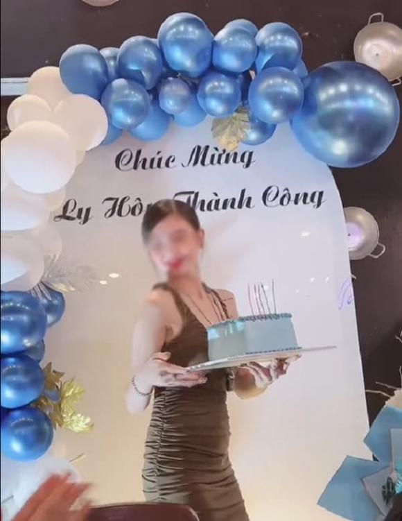 ly hôn, tiệc mừng ly hôn, cô gái ly hôn