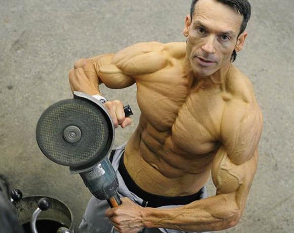 Helmut Streble, người gầy nhất, cơ bắp cuồn cuộn