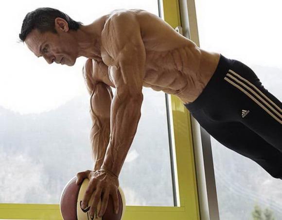 Helmut Streble, người gầy nhất, cơ bắp cuồn cuộn