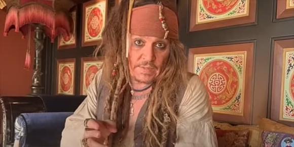 Johnny Depp , Thuyền trưởng Jack Sparrow, YouTuber Kori 