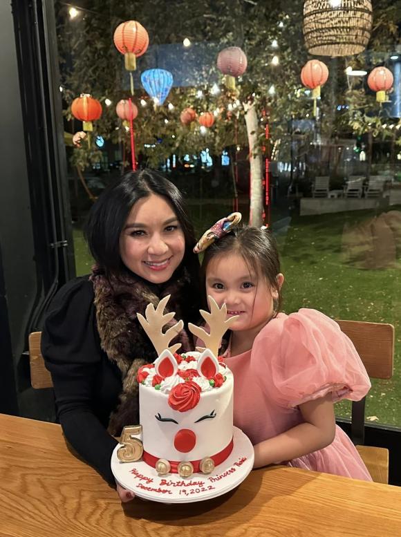 ca sĩ Y Phụng, sao Việt