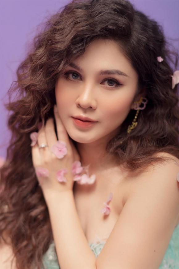 Thu Hoài, mc Thu Hoài, ảnh bầu Thu Hoài, sao việt 