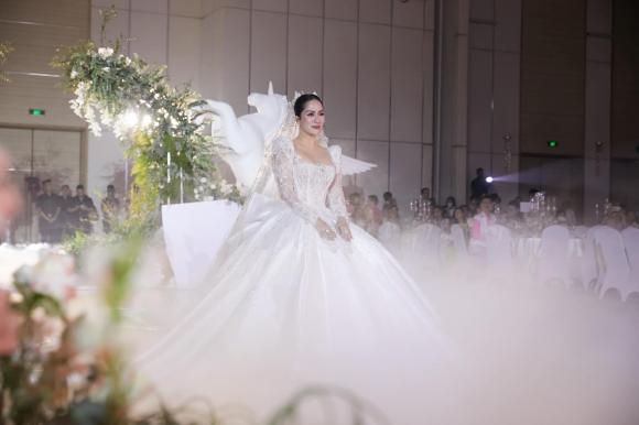 kiện tướng dancesport Khánh Thi,vu cong phan hien,sao Việt