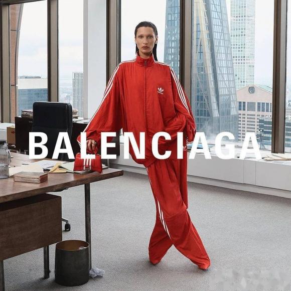 Người mẫu nữ của năm 2022!, Bella Hadid 