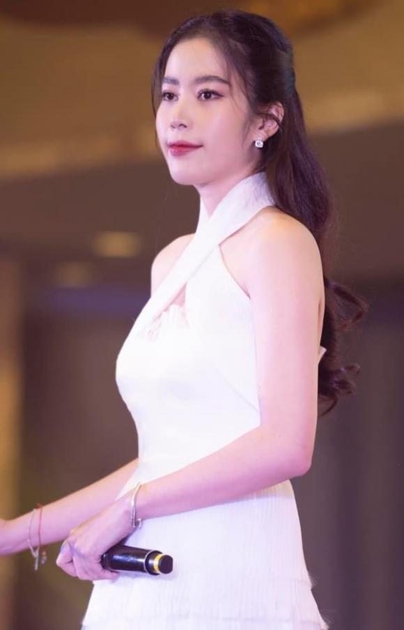 Nam Em, Bạch Công Khanh, sao Việt