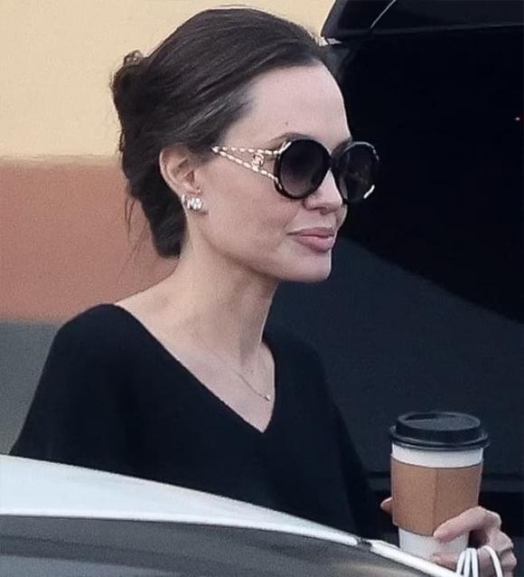 Angelina Jolie , cậu út Knox, sao Hollywood