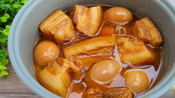 thịt kho trứng, thịt kho trứng bằng nồi cơm điện, món ngon từ thịt heo