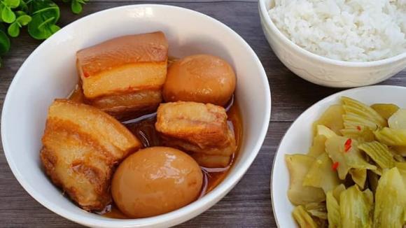 thịt kho trứng, thịt kho trứng bằng nồi cơm điện, món ngon từ thịt heo