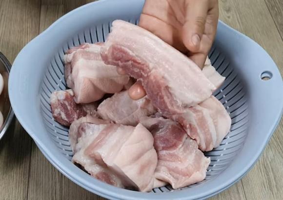 thịt kho trứng, thịt kho trứng bằng nồi cơm điện, món ngon từ thịt heo