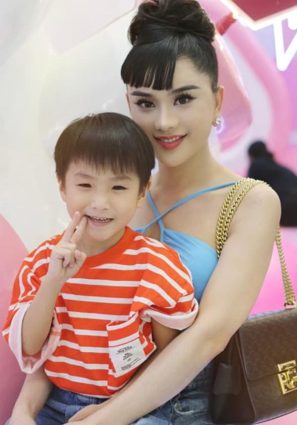 ca sĩ Lâm Khánh Chi, sao Việt