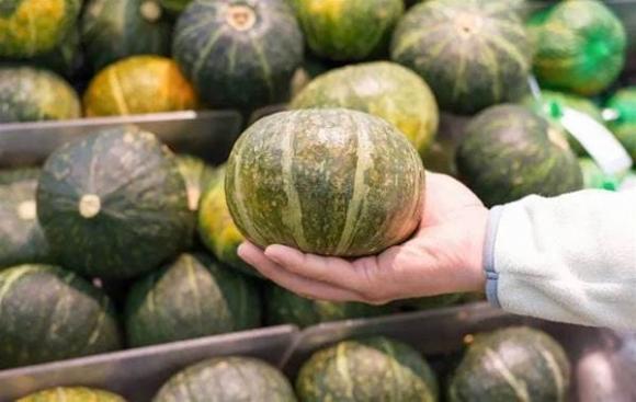 bí ngô, mua củ quả, kinh nghiệm đi chợ