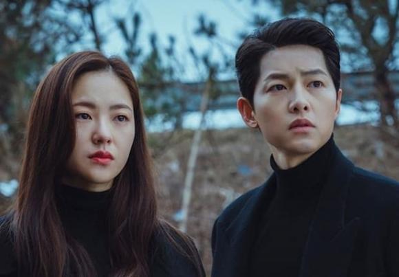 Song Joong Ki hẹn hò, bạn gái của Song Joong Ki có con riêng, sao hàn, song hye kyo, Katy Louise Saunders