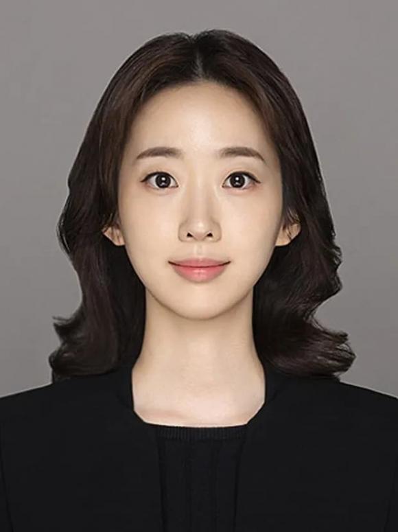 Song Joong Ki hẹn hò, bạn gái của Song Joong Ki có con riêng, sao hàn, song hye kyo, Katy Louise Saunders