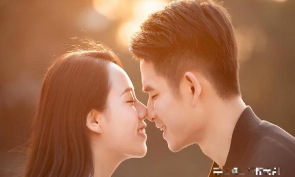 Vì sao ngực và mông phụ nữ “hấp dẫn” đàn ông?, vấn đề giới tính, ngực và mông phụ nữ