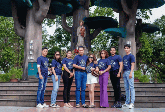 nam-vuong-va-hoa-hau-nguoi-viet-2022-trao-gui-yeu-thuong-toi-cong-dong (1).png 0 Nam vương và Hoa hậu người Việt 2022, Thiện nguyện, Minh Chánh Entertainment