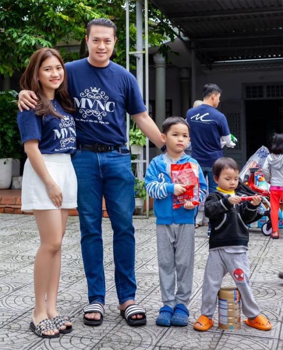 nam-vuong-va-hoa-hau-nguoi-viet-2022-trao-gui-yeu-thuong-toi-cong-dong-(23).jpg 0 Nam vương và Hoa hậu người Việt 2022, Thiện nguyện, Minh Chánh Entertainment