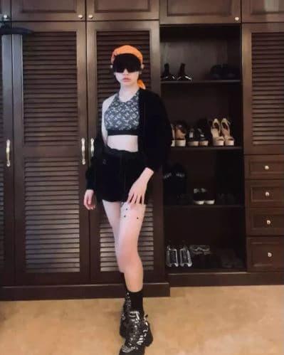 Gia Kỳ, Ngọc Trinh, giới trẻ 