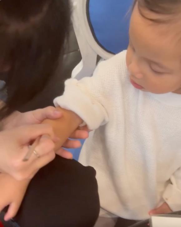 nữ ca sĩ hồ ngọc hà,ca sĩ Hồ Ngọc Hà,diễn viên Kim Lý, cặp sinh đôi nhà Hà Hồ