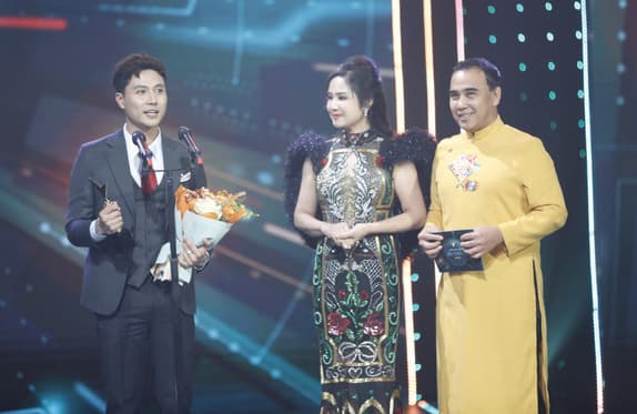 VTV Awards 2022,thanh sơn,huyền lizzie