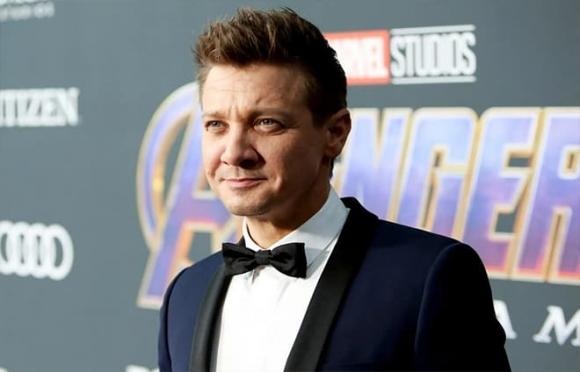 Jeremy Renner, Jeremy Renner nguy kịch, Jeremy Renner bị xe ủi tuyết cán qua chân