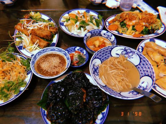 Bát Tràng, mâm cỗ Bát Tràng, giới trẻ 