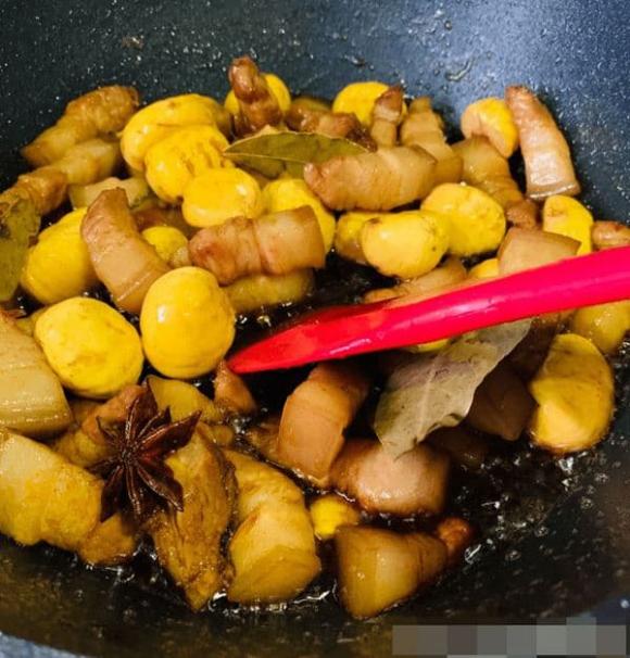 thịt kho, thịt kho hạt dẻ, món ngon mỗi ngày