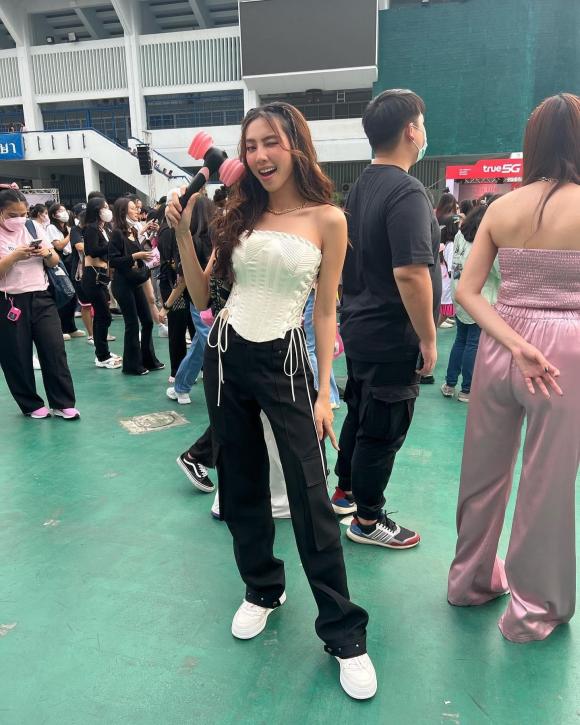 thùy tiên, hoa hậu thùy tiên, sao việt 