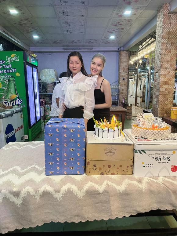 siêu mẫu Kỳ Hân,sao Việt