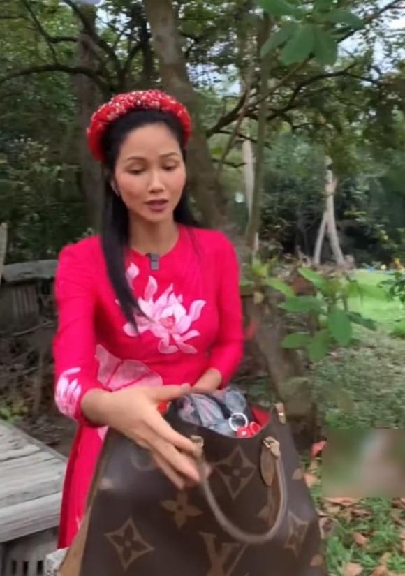 h'hen niê, sao việt, hoa hậu h'hen niê 
