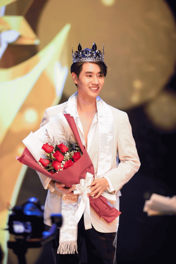 Nam vương người Việt thế giới, Bank Lê