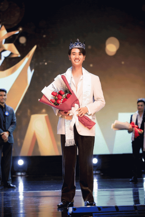 Nam vương người Việt thế giới, Bank Lê