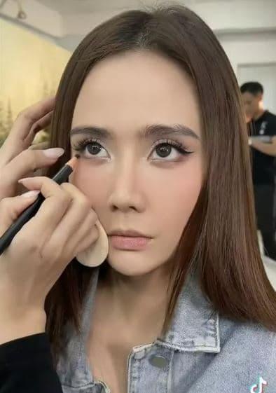 Huyền Lizzie, mặt mộc Huyền Lizzie, sao việt 