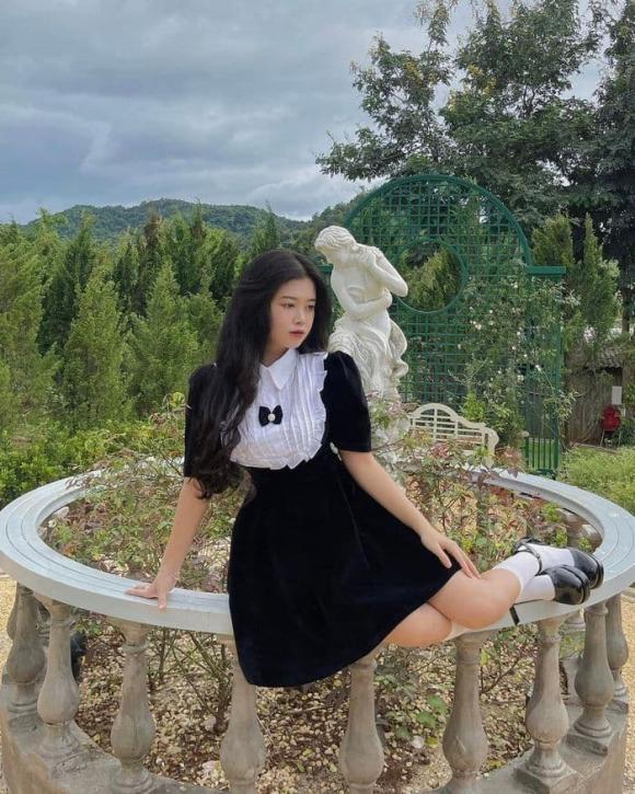 cô giáo triệu view, chân dung cô giáo triệu view, cô giáo Trà Giang, giới trẻ