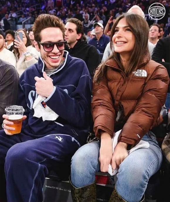 Emily Ratajkowski, tỷ phú Eli Bronfman, Eric Andre, sao Hollywood