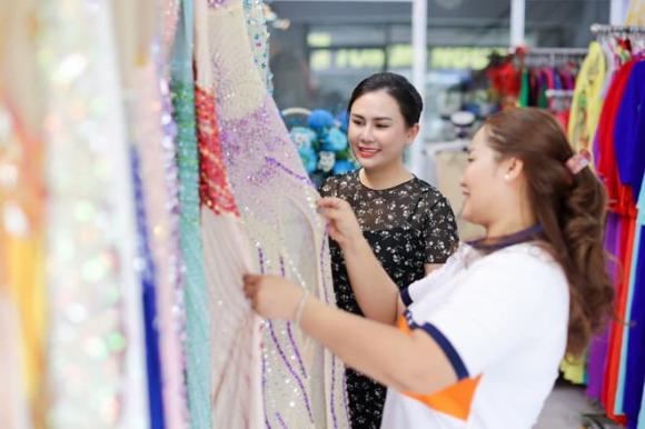 Hoa hậu Lý Kim Ngân, NTK Tommy Nguyễn