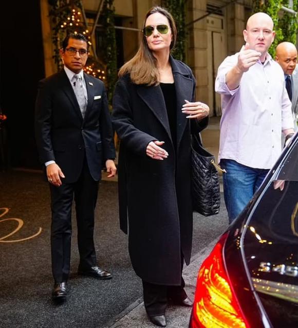 Angelina Jolie, Zahara, sao Hollywood
