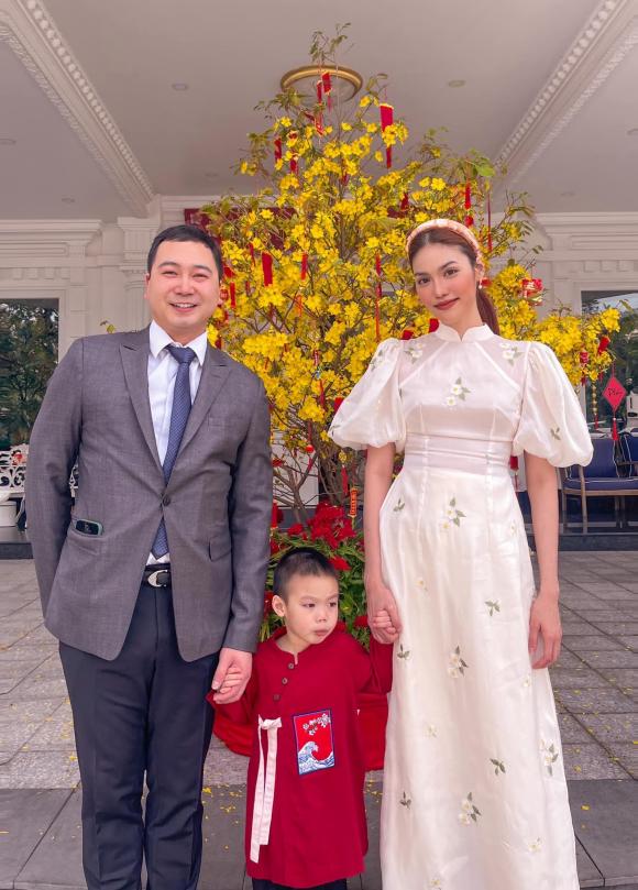 siêu mẫu Lan Khuê, sao Việt