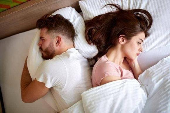 View - Tại sao vợ chồng sau 50 tuổi cần ngủ giường? 3 lợi ích đặc biệt chính đáng