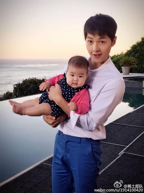 Song Joong Ki, Song Joong Ki chứng minh rằng anh sẽ là người bố tuyệt vời, sao Hàn 