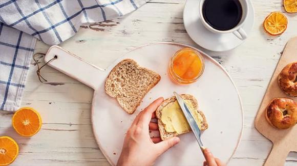 bữa sáng tốt cho sức khỏe, bỏ bữa sáng sẽ cắt giảm lượng đường hấp thụ, giảm mức độ đói và giảm mệt mỏi