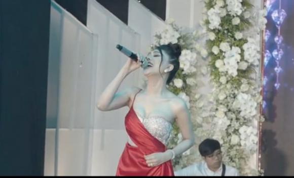 ca sĩ Lâm Khánh Chi, sao Việt