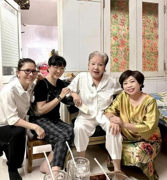 nghệ sĩ Hồng Nga, sao Việt