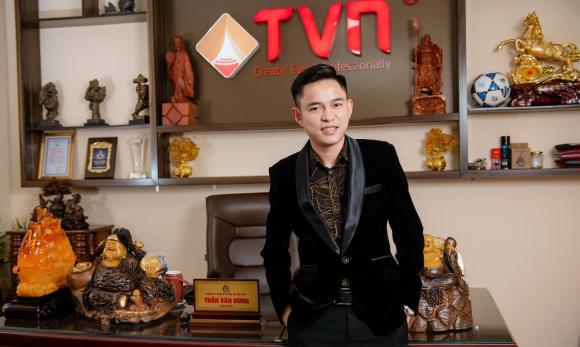 nghệ sĩ Vân Dung sao Việt