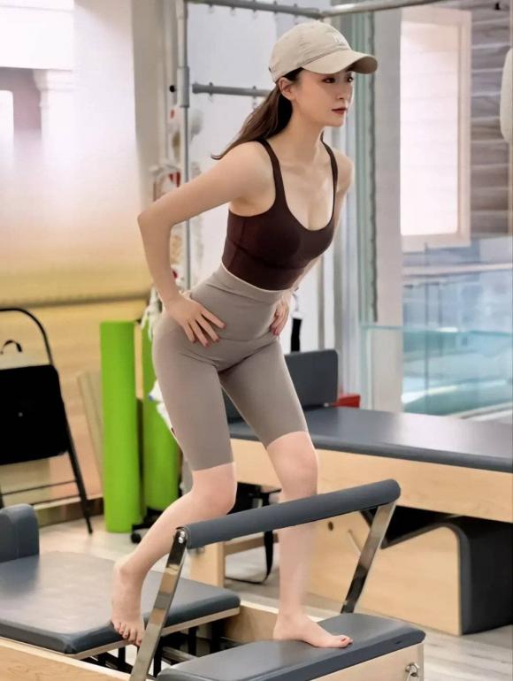 hotgirl xinh đẹp, cô gái trẻ xinh đẹp, cô gái mê tập gym xinh đẹp
